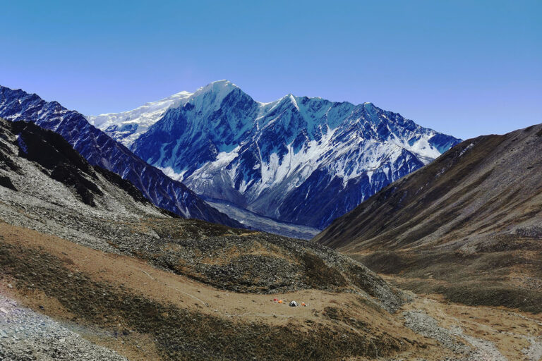 Minya Konka Trekking Guide 2024